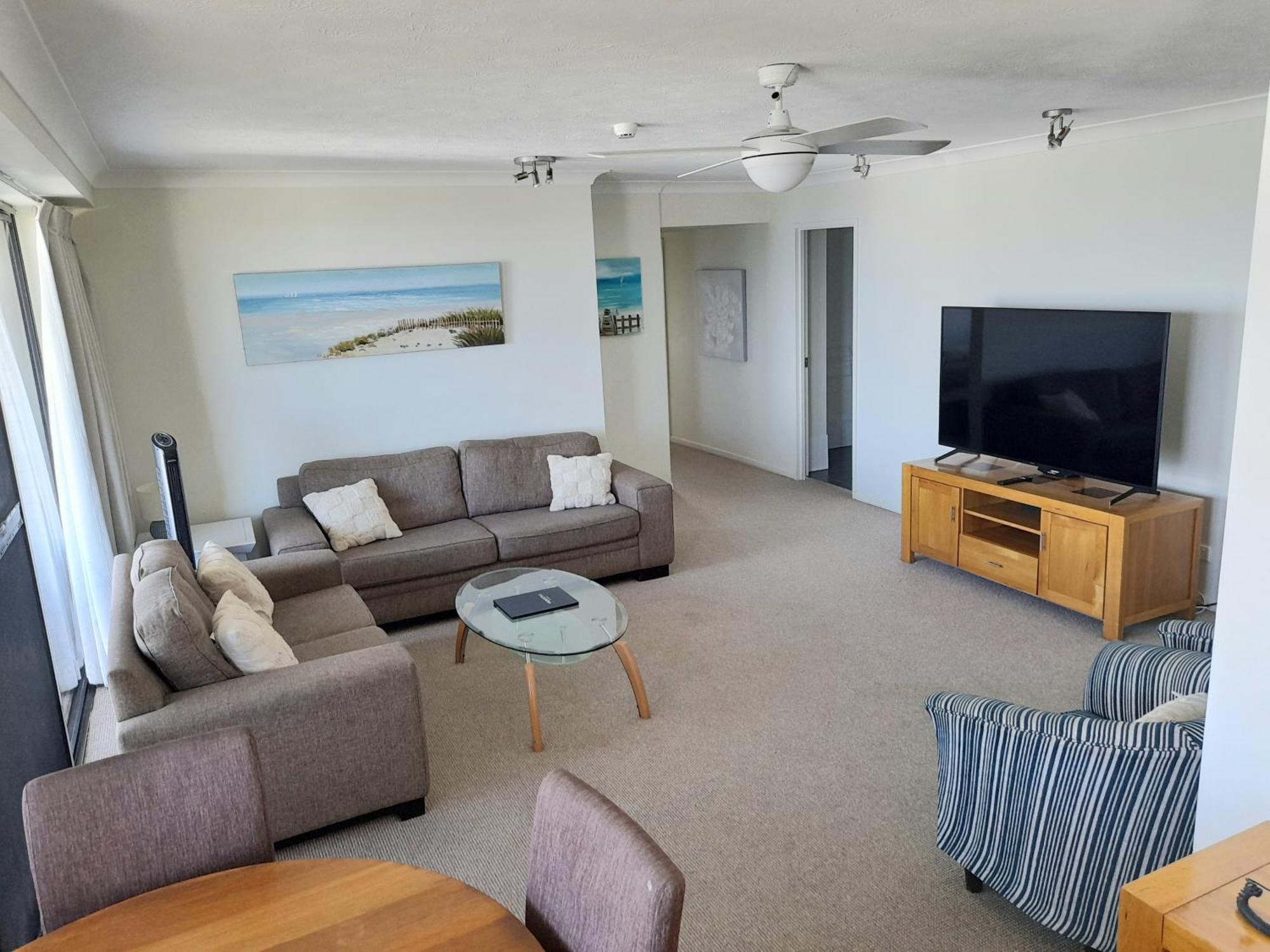 Aparthotel Burgess @ Kings Beach Caloundra